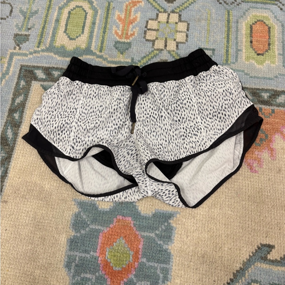 Lululemon shorts 2.5”